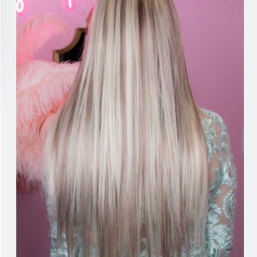 Gorgeous ROYALTY lace front synthetic wig from Chelsey Smith.